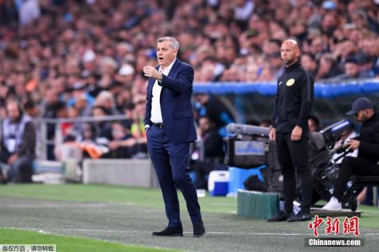  里昂主帅赛后炮轰裁判，法甲联盟启动调查  