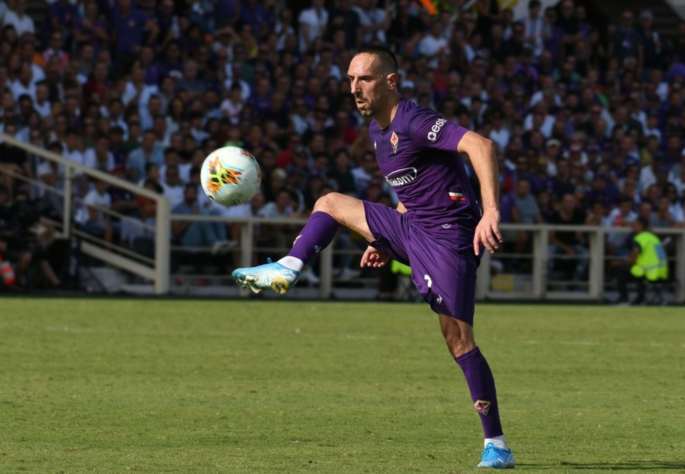  亚特兰大前锋戴帽助球队横扫克雷莫内塞  